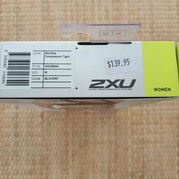2XU Mid-Rise Compression Tights - Black & Dotted Reflective Logo - Size Medium - Picture 7 of 9